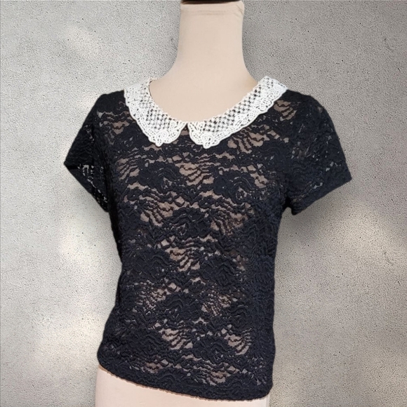 Urban Outfitters Kimchi Blue Lace Top - Picture 2 of 7